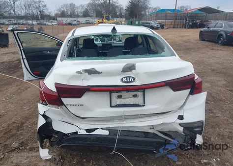 2021 Kia Forte Lxs z USA, uszkodzony, nr VIN 3KPF24AD0ME357964